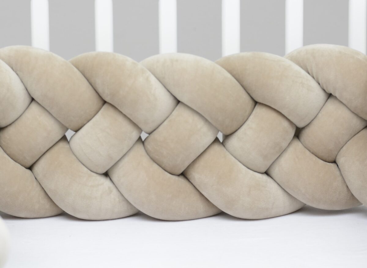 IMG_9594-1.jpg Geflochtener Bettschutz, 4 Stränge, Samt/Cappuccino