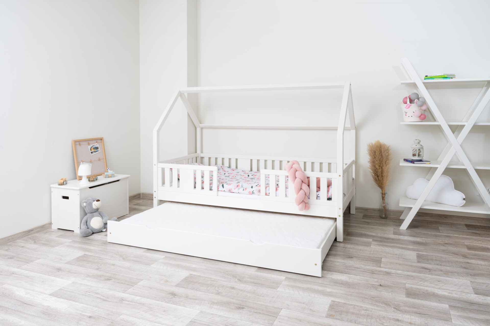 NIKO LONG 20 biały 1 (2) Kinderbett STELLIA mit Schublade