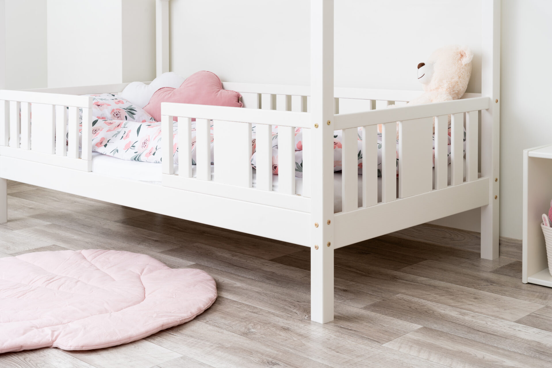 NIKO SHORT 20 biały (4) Kinderbett LUNETTA