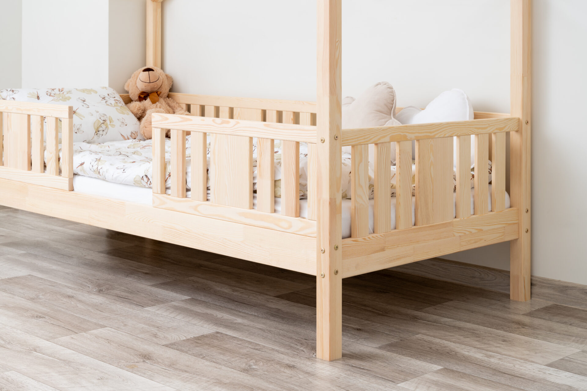 NIKO SHORT 20 nielakierowane (4) Kinderbett LUNETTA