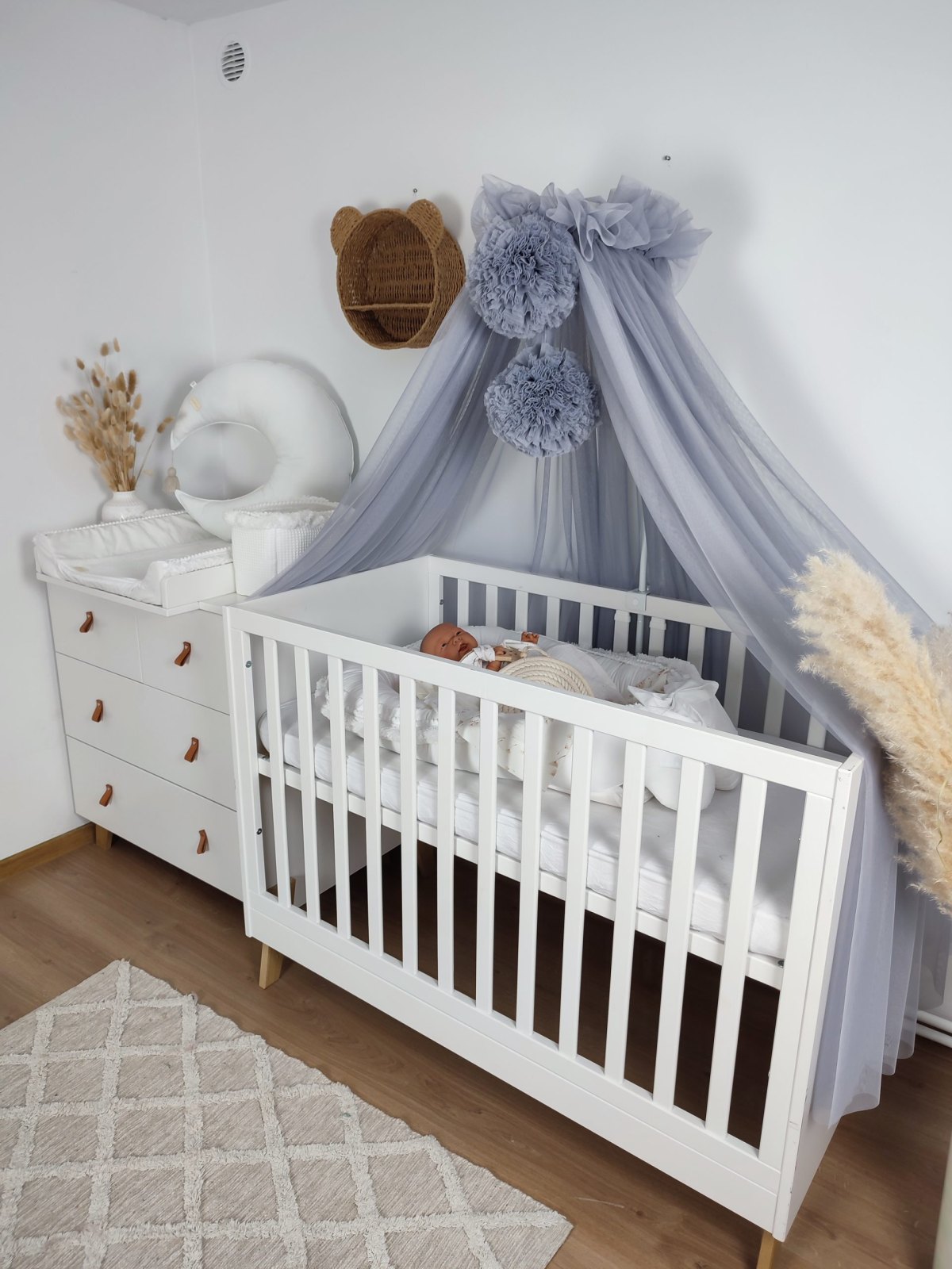 Tulle Bed Canopy with Pompoms and Frame Tulle Bed Canopy with Pompoms and Frame