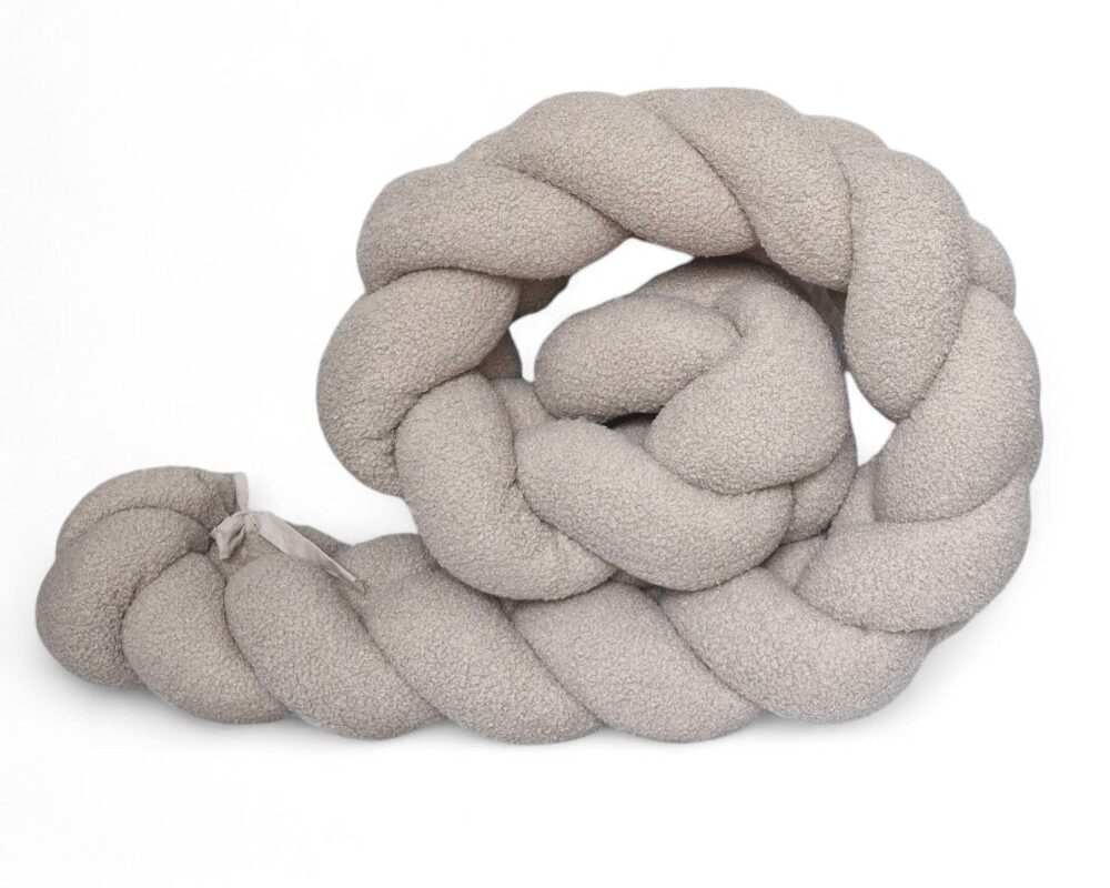 Braided Bumper Bouclé, 3 Strands – Latte
