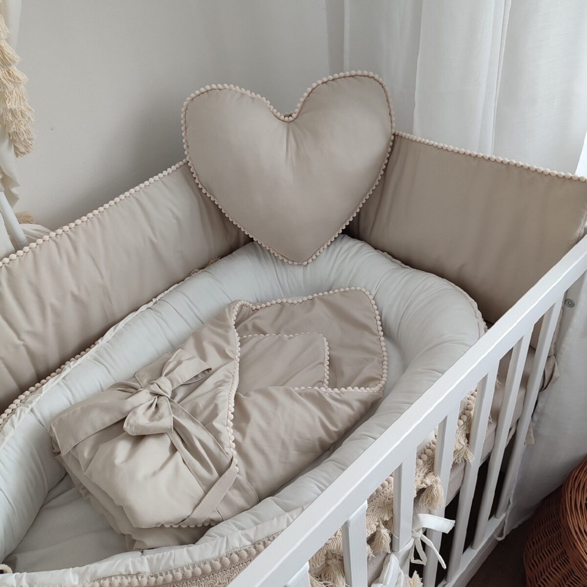 Boho Cot Bumper with Pompoms Boho Cot Bumper with Pompoms