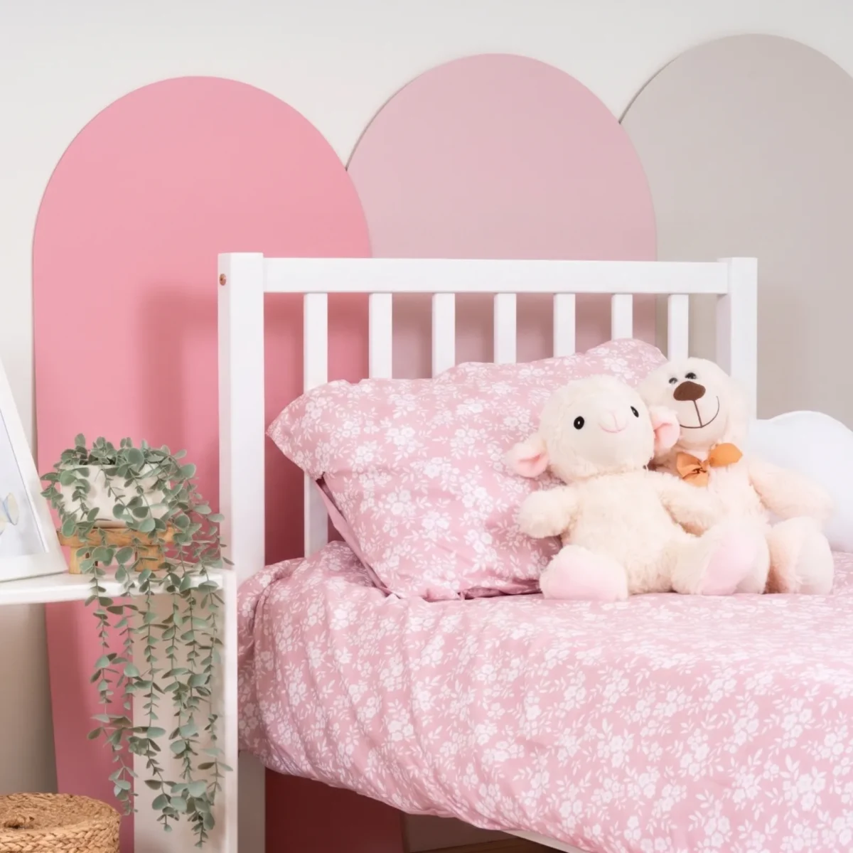 ELLA Children’s Bed – white (detail) ELLA Children’s Bed in pine wood, white, detail