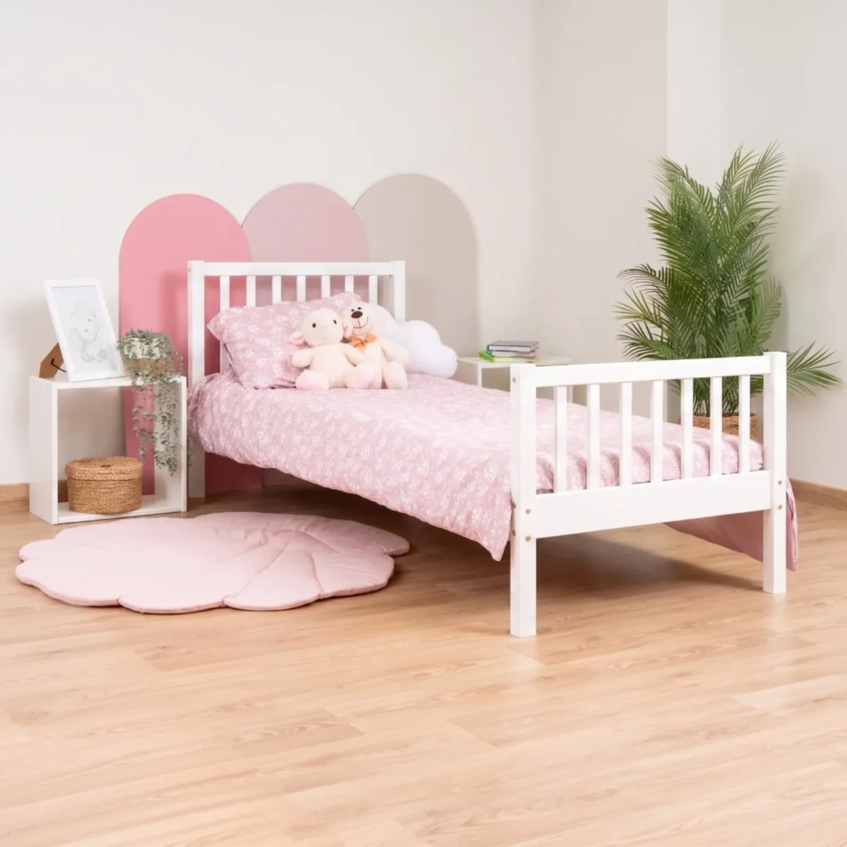 ELLA Children’s Bed – white (in the children's room) ELLA Children’s Bed in pine wood, white, in the children's room