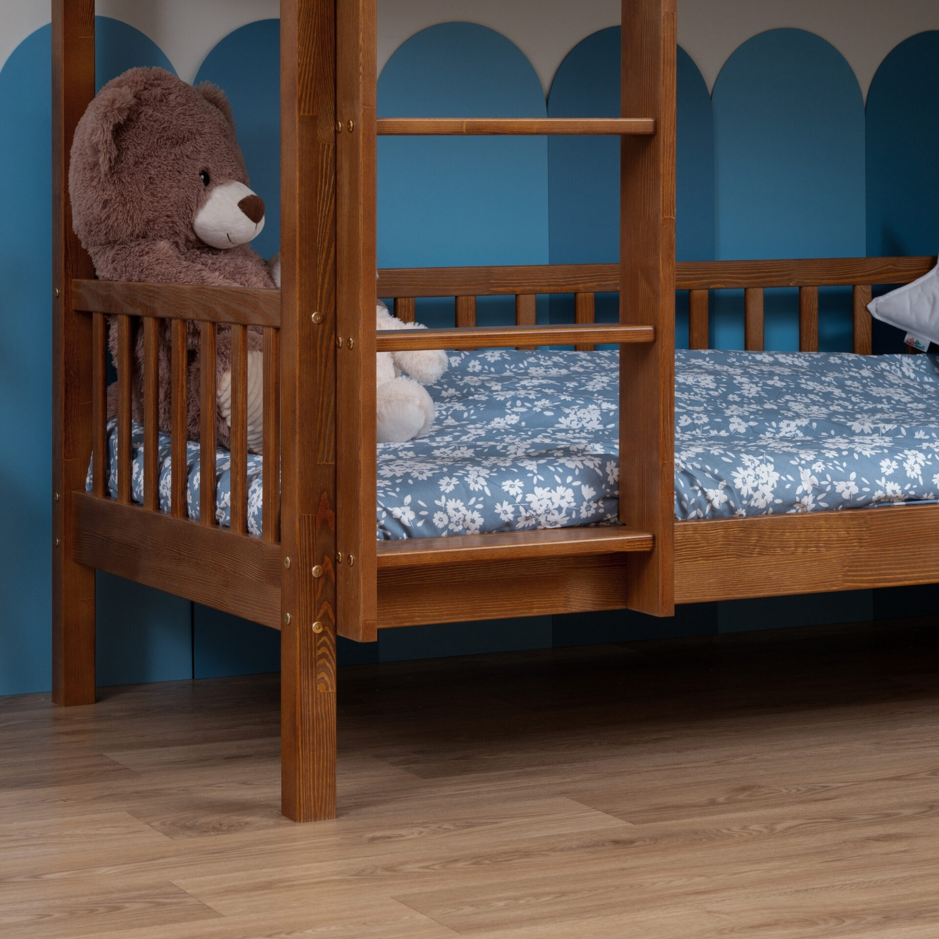 KOSMO Bunk Bed – Retro (1) KOSMO Bunk Bed in pine wood, Retro