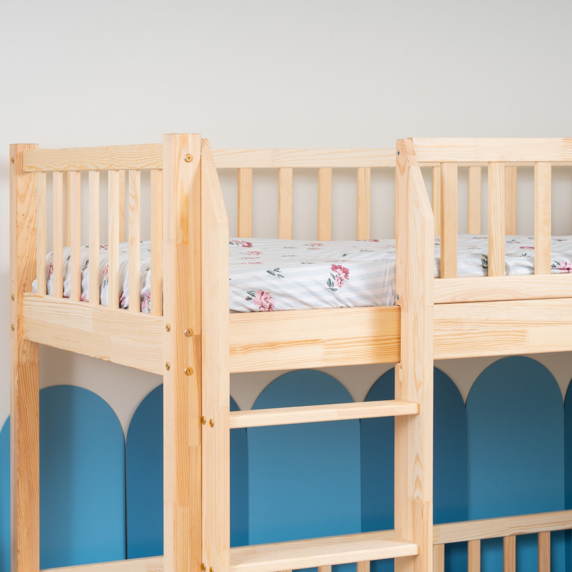 KOSMO Bunk Bed – natural pine (4) KOSMO Bunk Bed in pine wood, natural pine