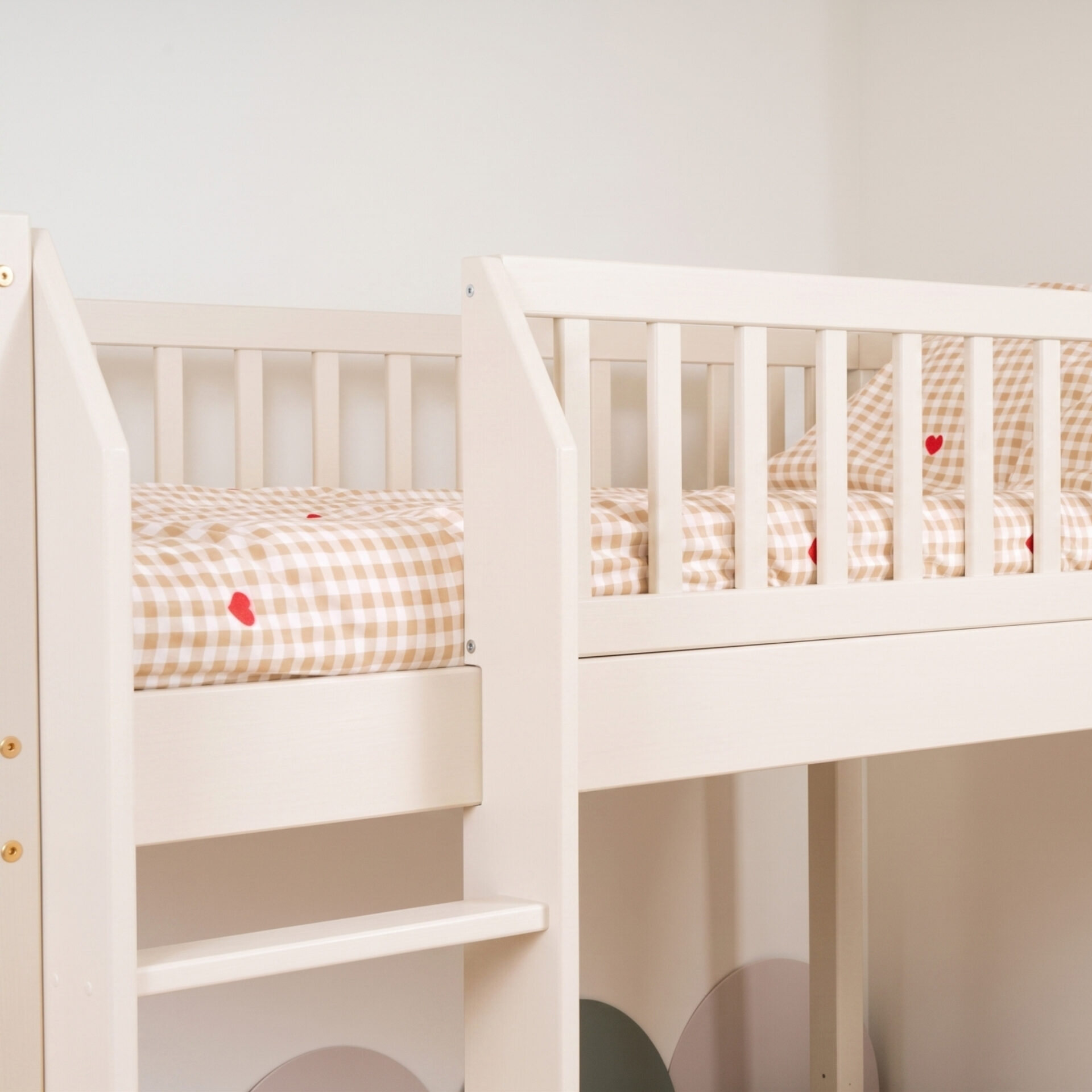 KOSMO Loft Bed in pine wood, cashmere