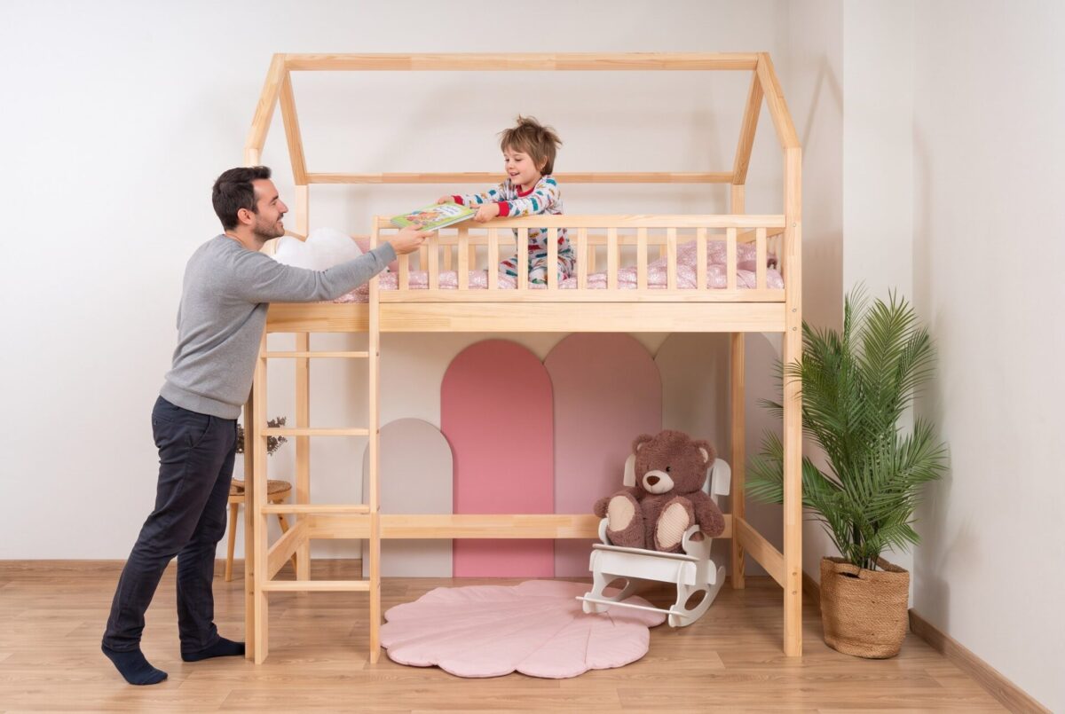 KOSMO Long Loft Bed – in the children's room (family) KOSMO Long Loft Bed in pine wood in a children's room