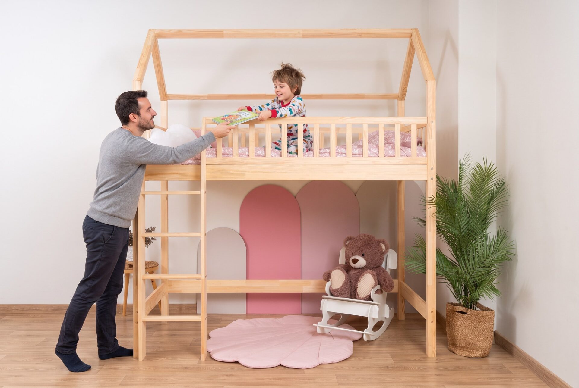KOSMO Long Loft Bed – in the children's room (family) KOSMO Long Loft Bed in pine wood in a children's room
