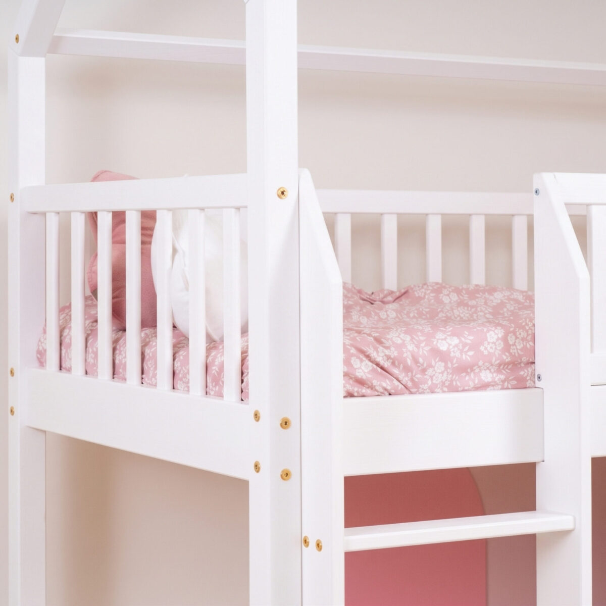 KOSMO Long Loft Bed – white (2) KOSMO Long Loft Bed in pine wood, white