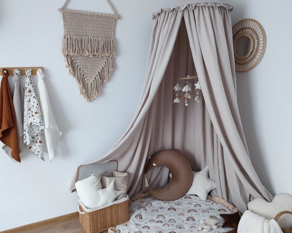Muslin Canopy with Ruffle – Ceiling Mounted