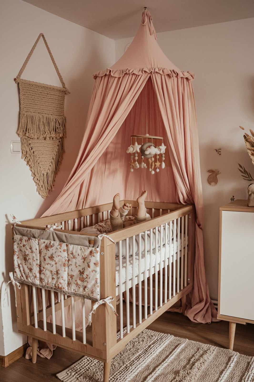 Muslin Canopy with Ruffle – Ceiling Mounted Muslin Canopy with Ruffle – Ceiling Mounted