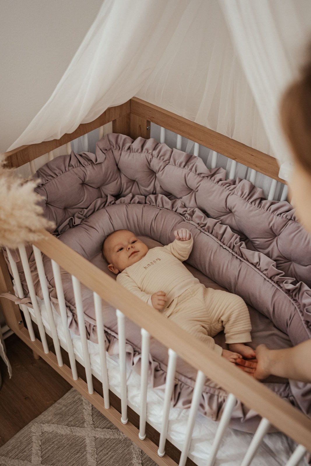 Quilted Velvet Cot Bumper with Ruffle Quilted Velvet Cot Bumper with Ruffle