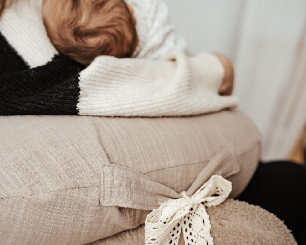 Elegant Muslin Nursing Pillow Elegant Muslin Nursing Pillow